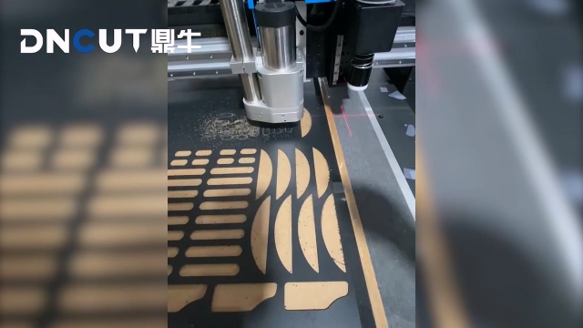 塑料模板切割机